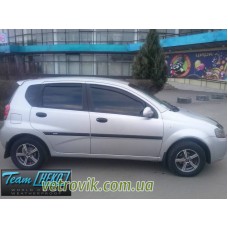 Вітровики на Chevrolet Aveo 2003-2006 HB Heko вставні під ущільнювач Вітровики на Chevrolet Aveo 2003-2006 HB Heko вставні під ущільнювач