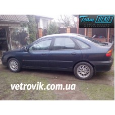 Вітровики на Renault Laguna 2001-2007 передні Heko вставні під ущільнювач