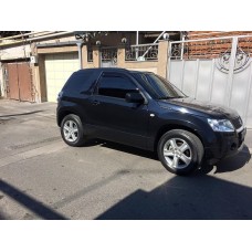 Вітровики на Suzuki Grand Vitara 2005-2015 передні 3-ех дверная Кобра Тюнинг накладні