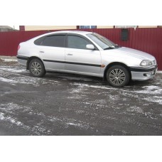 Вітровики на Toyota Avensis 1997-2003 HB Кобра Тюнинг накладні