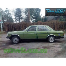 Вітровики на Mercedes W-123 1976-1985 передні Heko вставні під ущільнювач