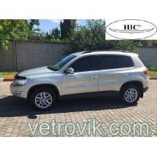 Дефлектори вікон Volkswagen Tiguan 2007-2016 HIC — з хромованою смугою