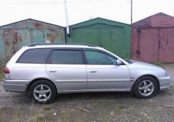 toyota-avensis-wagon-1997-2002